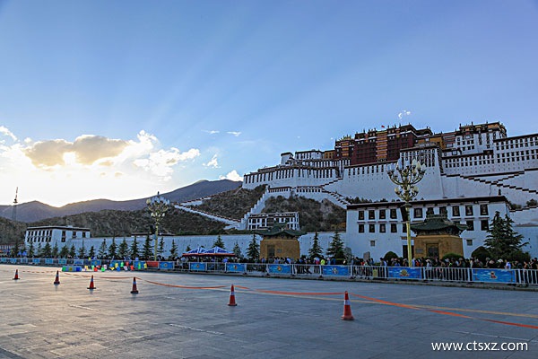 布達(dá)拉宮