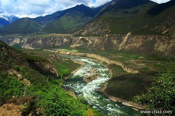 雅魯藏布江大峽谷景區